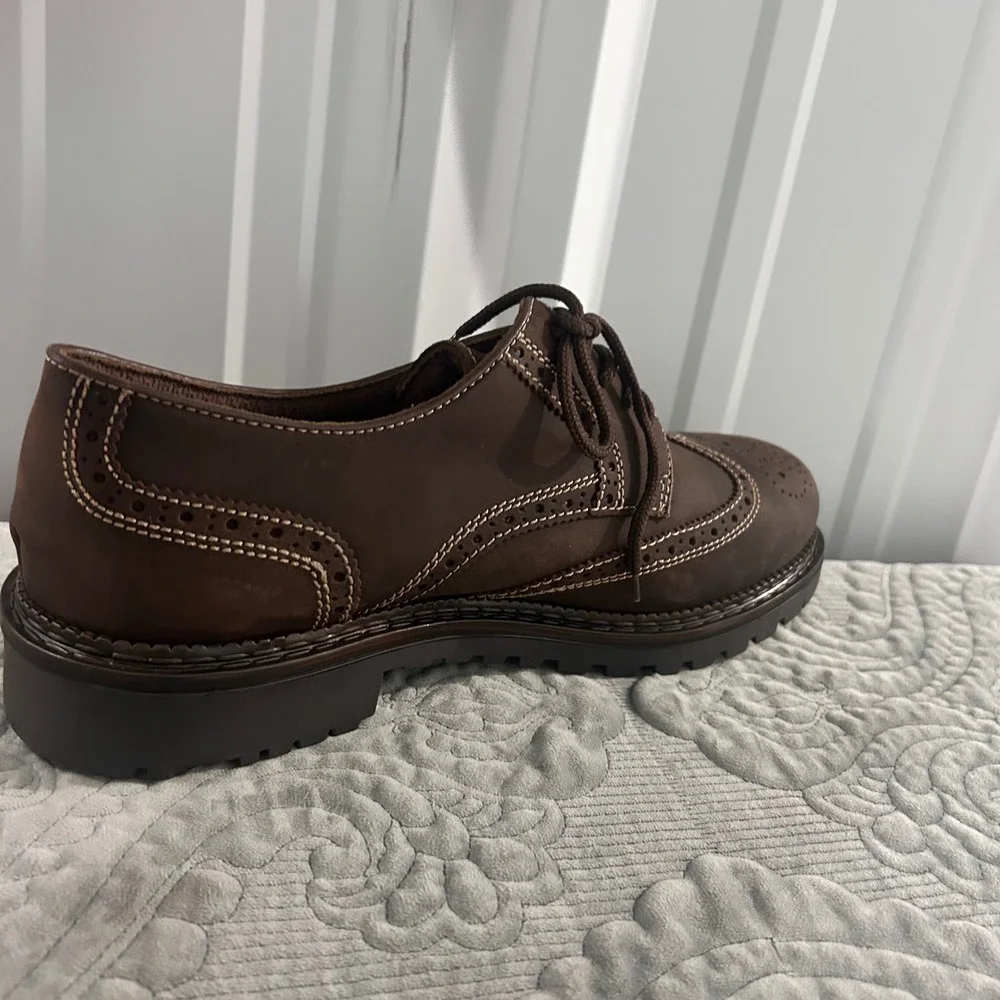 Arizona Mens Brown Wingtip Brogue Lug Sole Oxford Shoes Contrast Stitch Sz 12